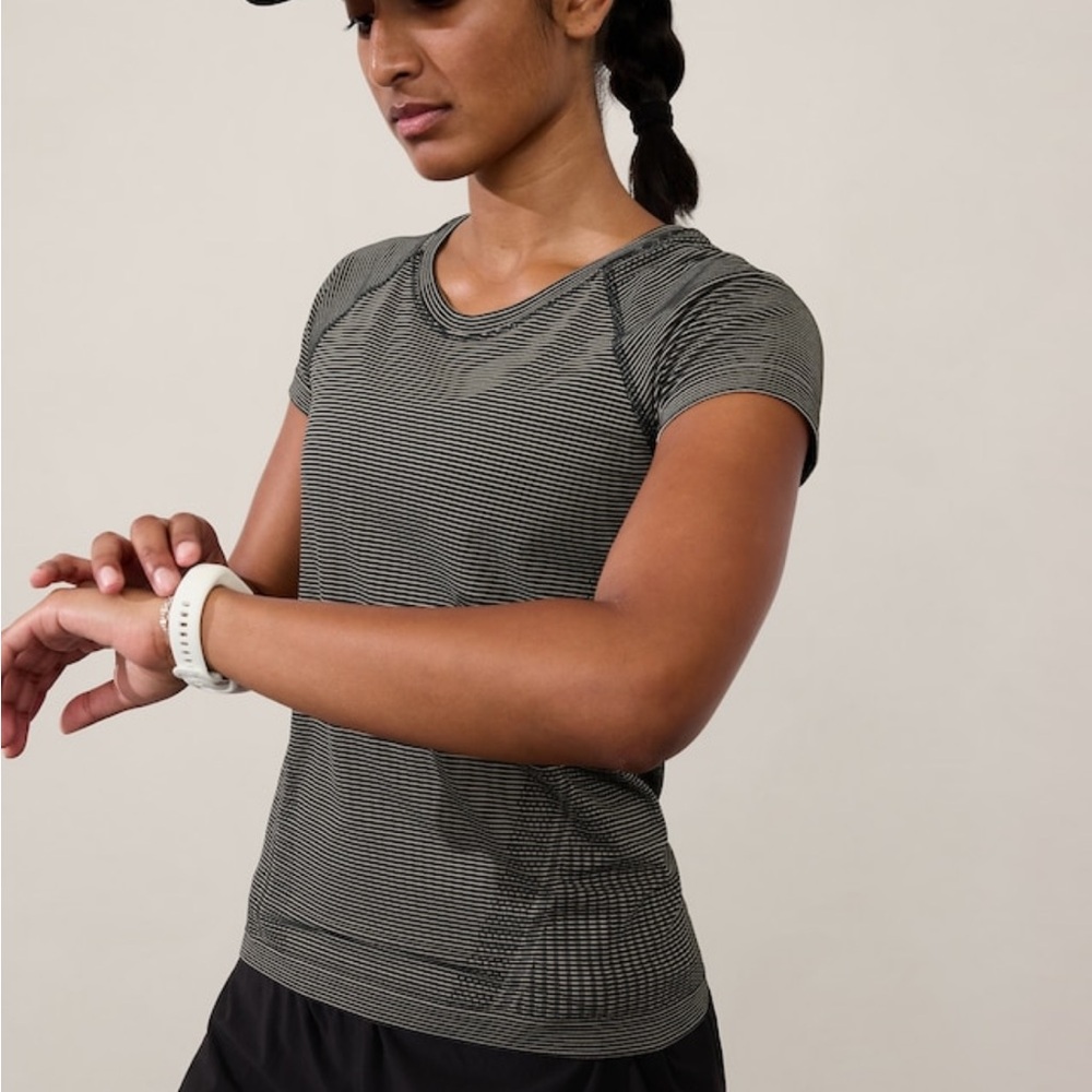 Athleta Momentum Seamless Tee